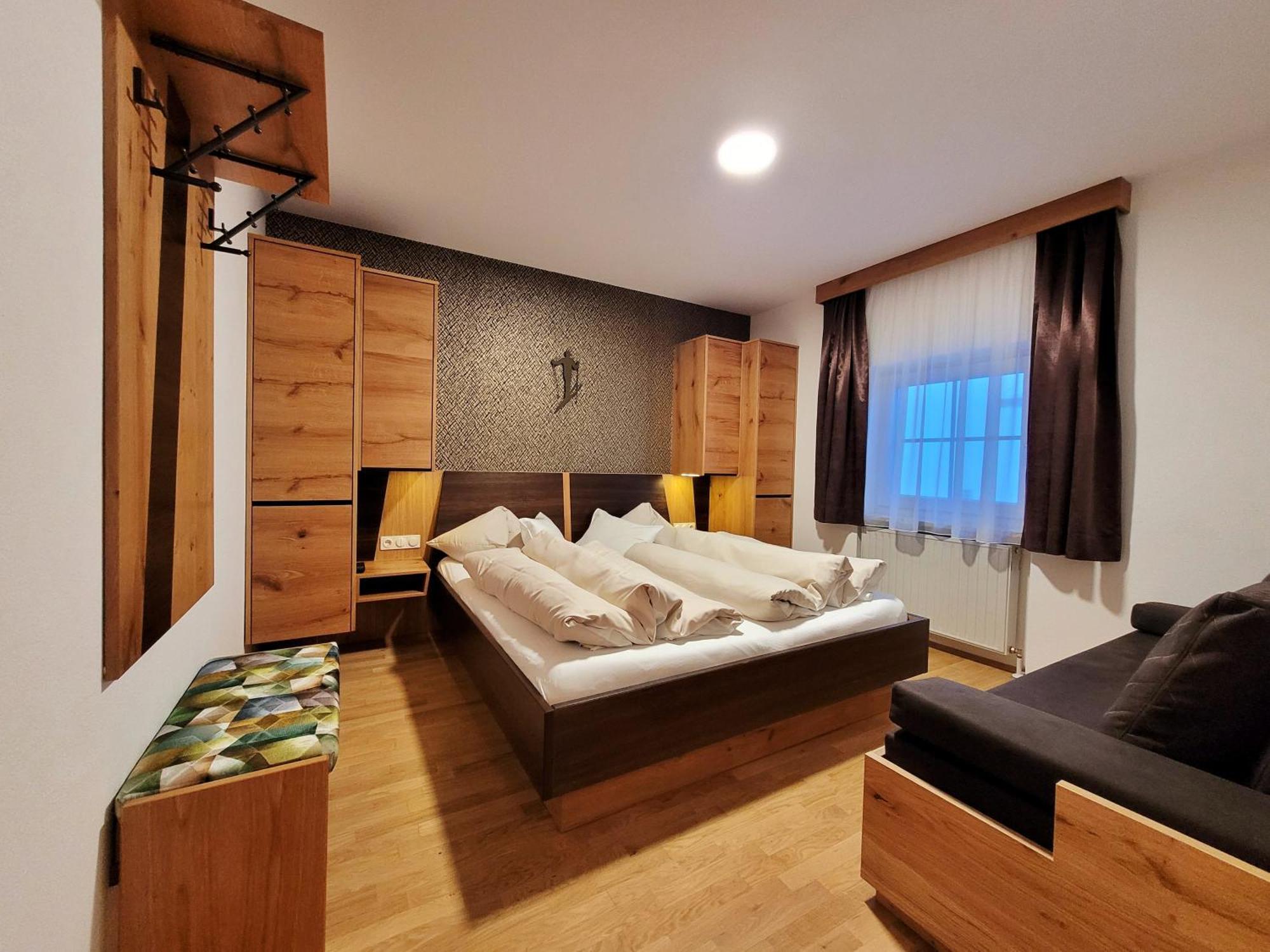 Aparthotel Bernhof โอเบอร์เทาเอิร์น ภายนอก รูปภาพ